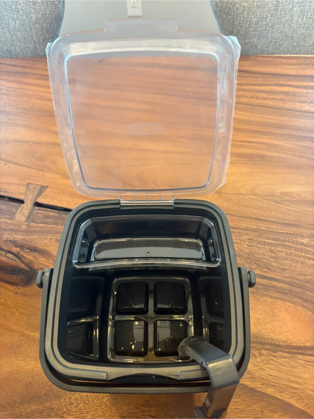 OXO Good Grips Ice Cube Tray with Lid & Tongs - NEW - photo 3