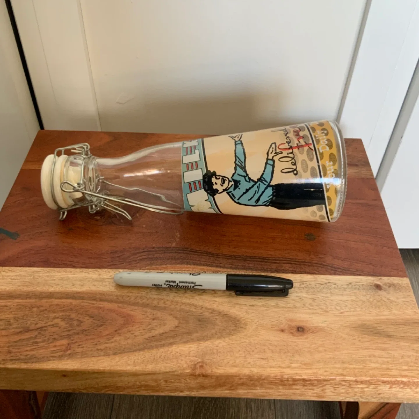 Vintage Fresh Milk Glass Bottle image indicator(2)