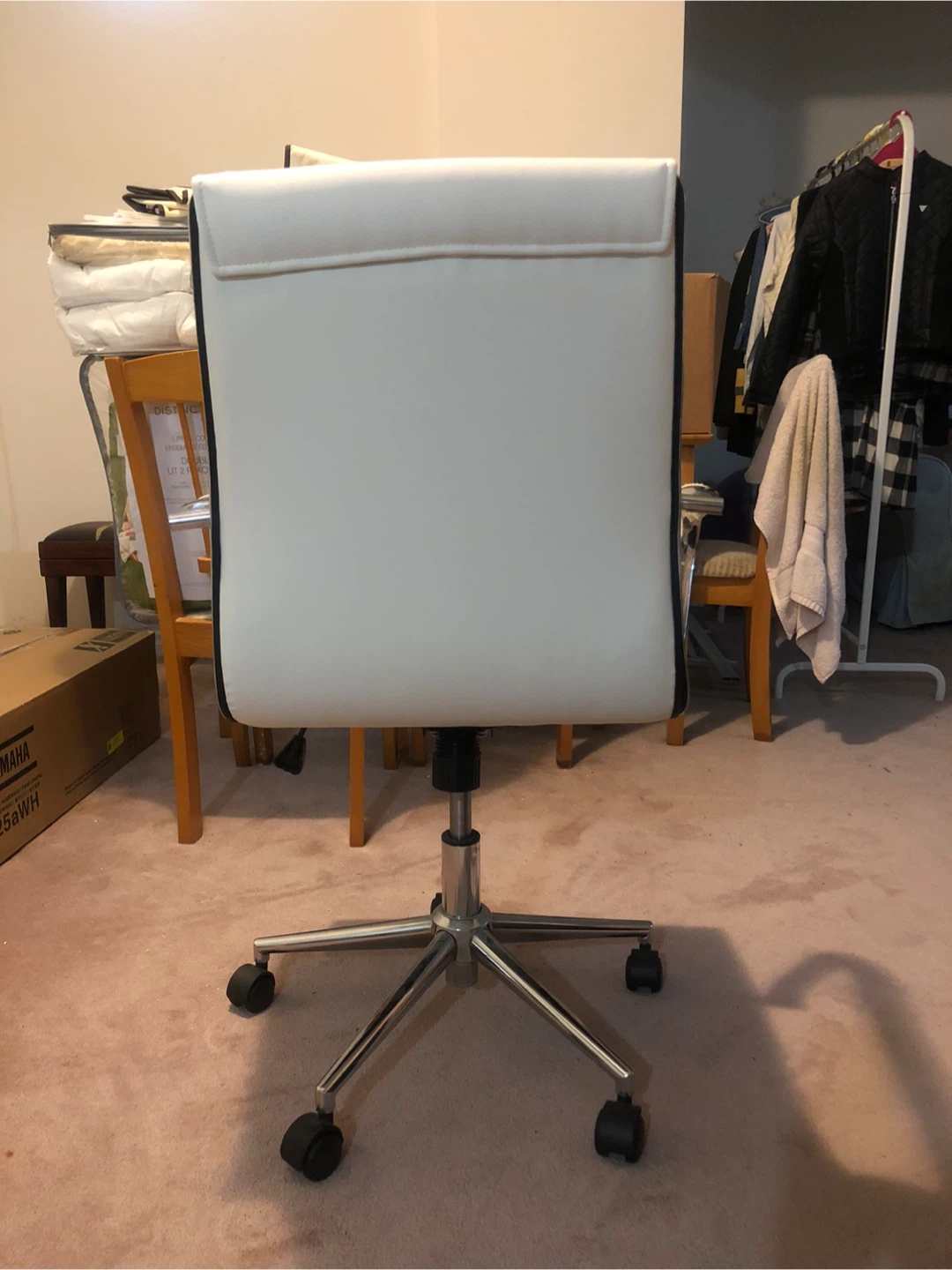 White office chair - Ergonomic Swivel Office Chair - photo 4
