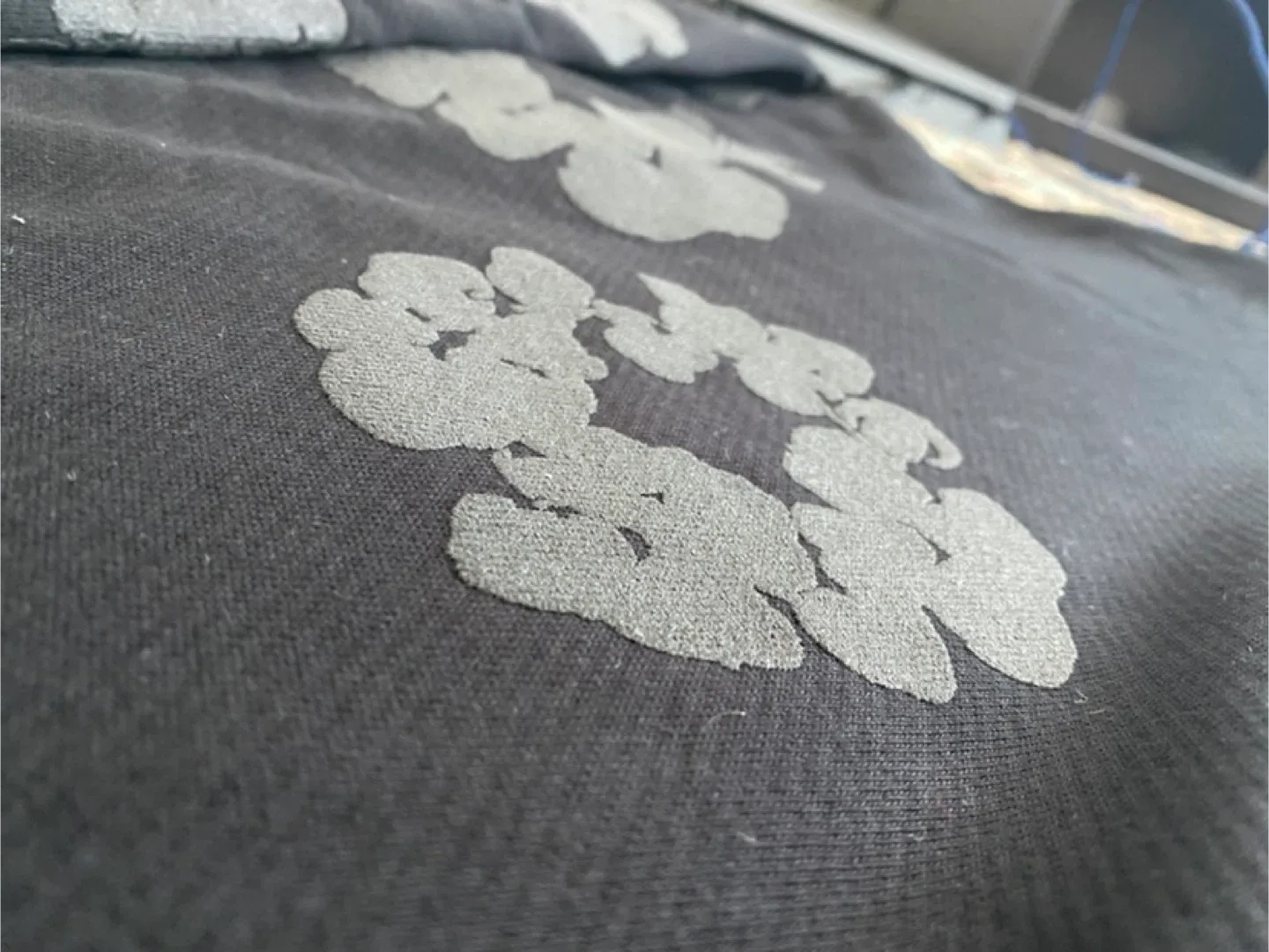 DENIM TEARS HOODIE - Size M image indicator(2)