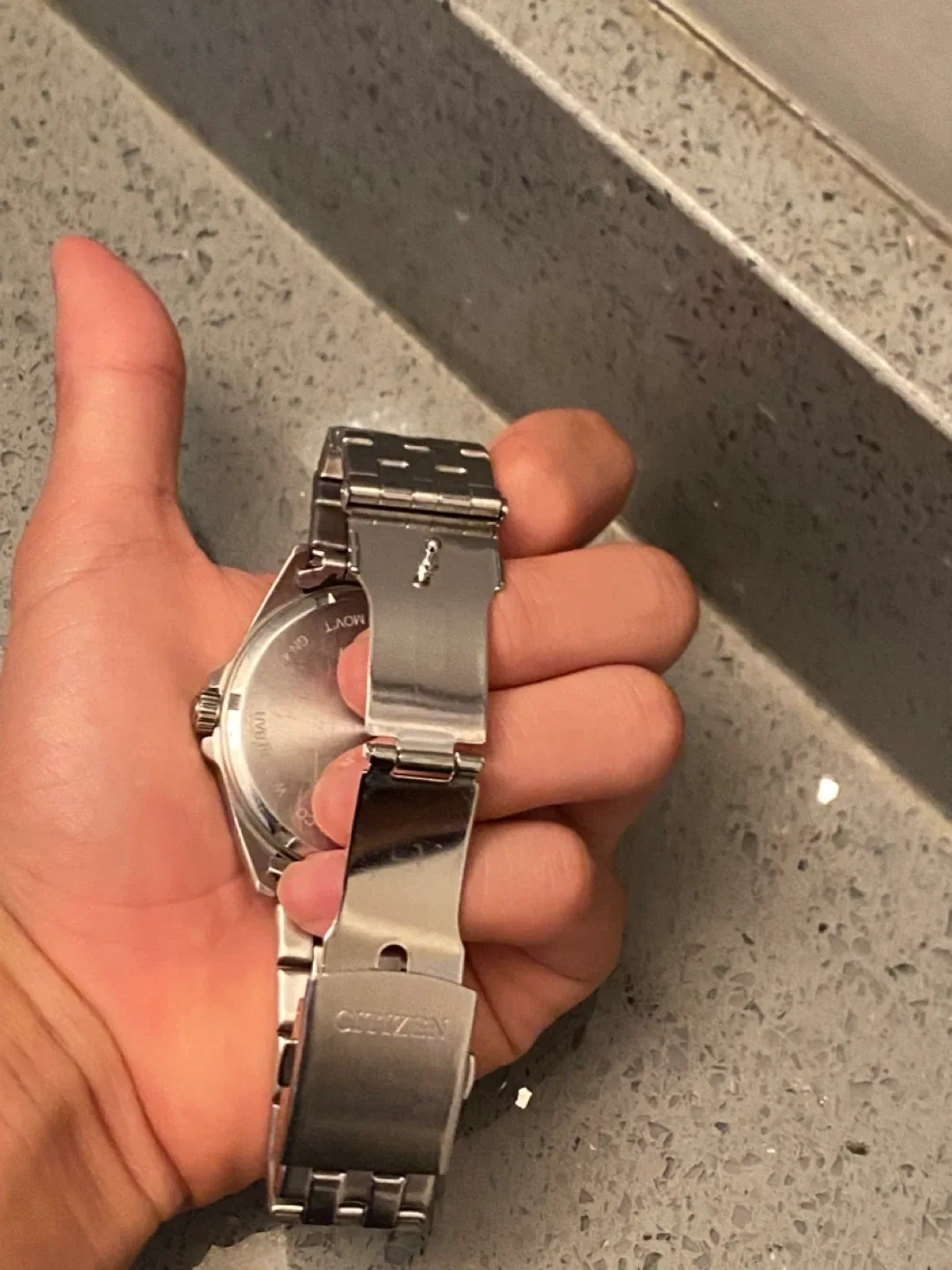 Citizen Quartz WR 100 Watch image indicator(4)