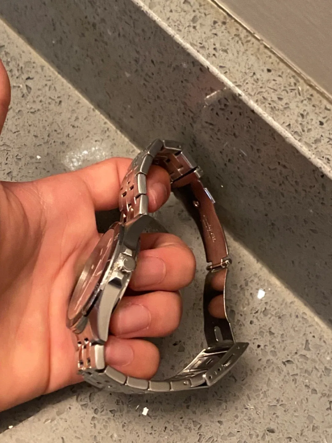 Citizen Quartz WR 100 Watch image indicator(5)