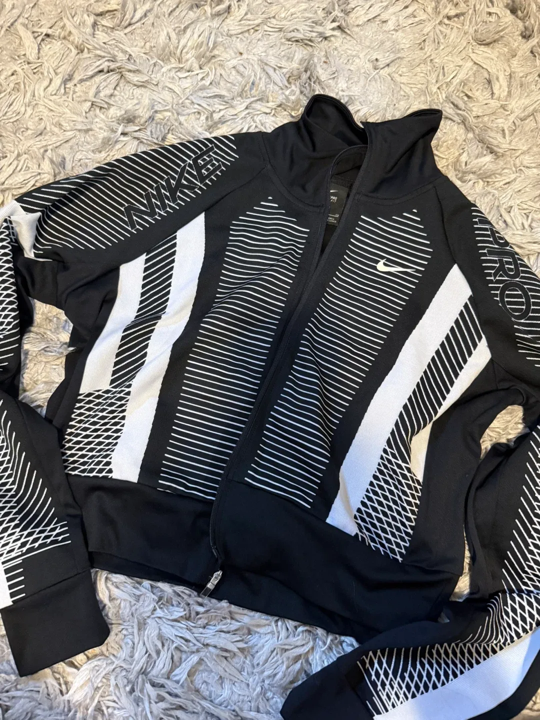 Nike Pro Dri-FIT Jacket - Size S image indicator(2)