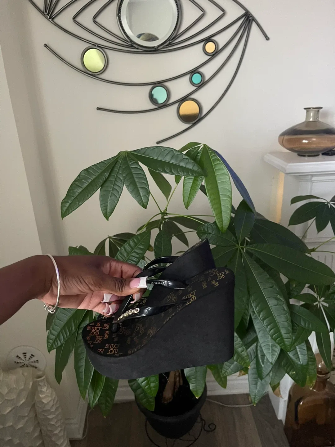 Bebe Black Platform Flip Flops - Size 5/6 image indicator(3)