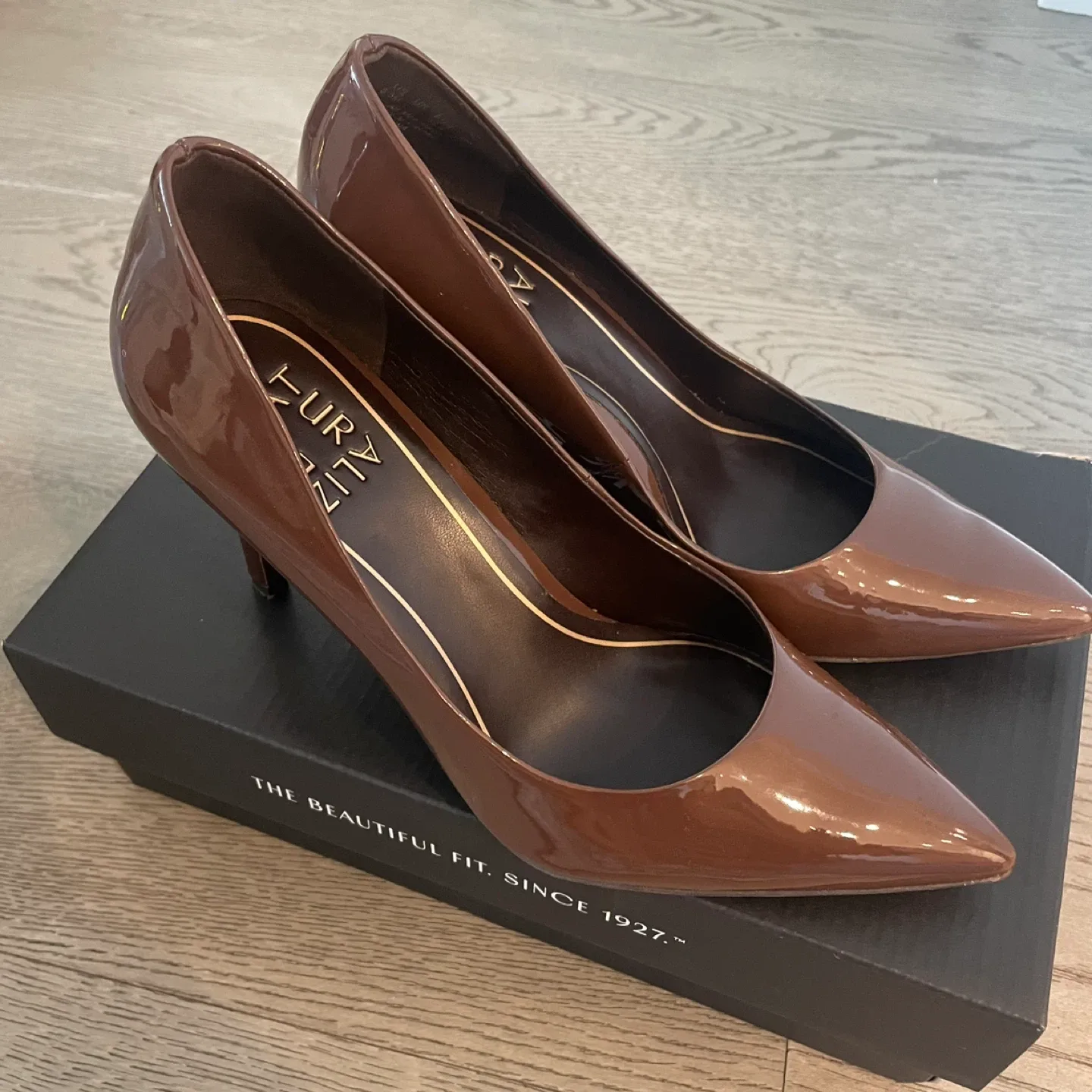 Naturalizer Brown Patent Leather Heels image indicator(2)