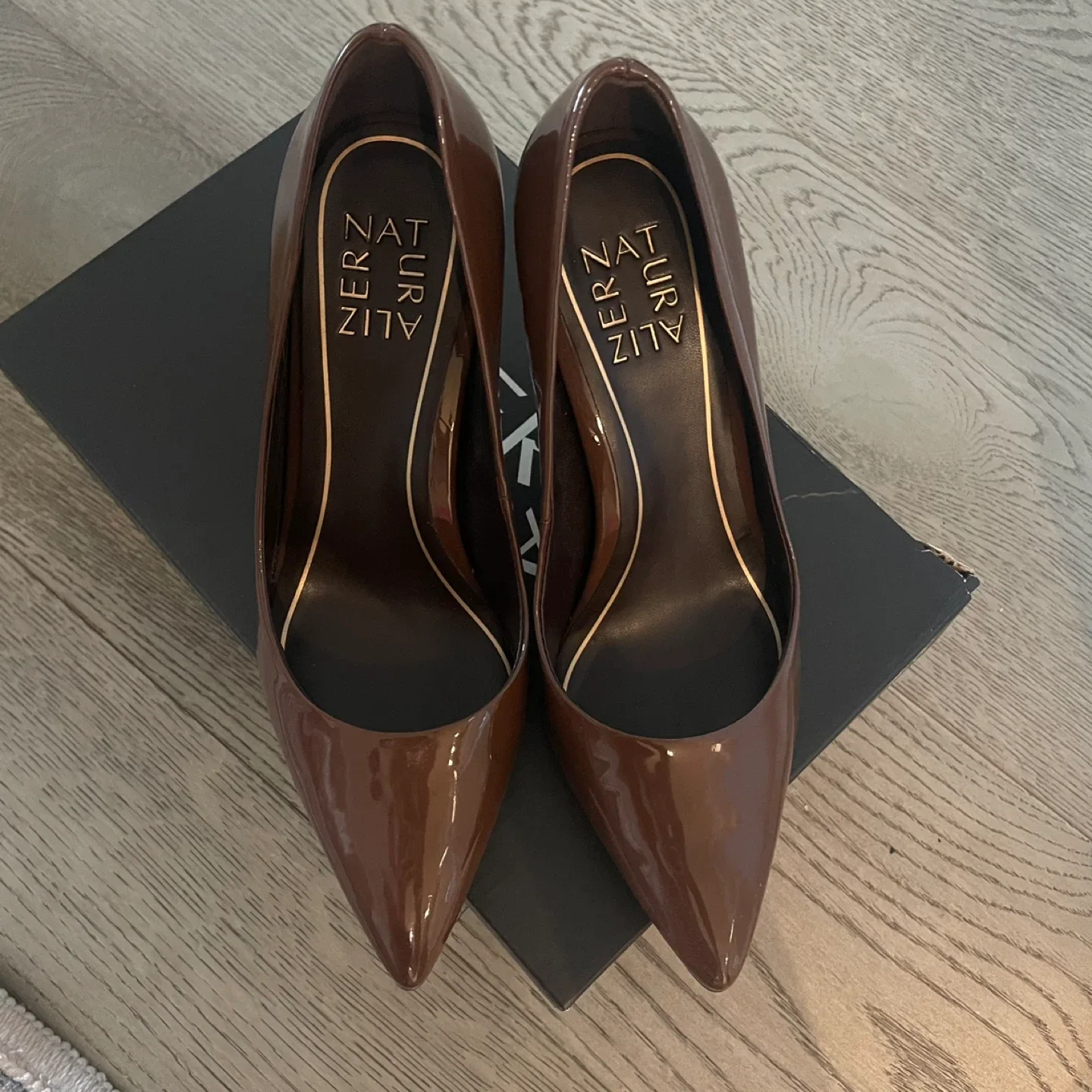 Naturalizer Brown Patent Leather Heels image indicator(3)