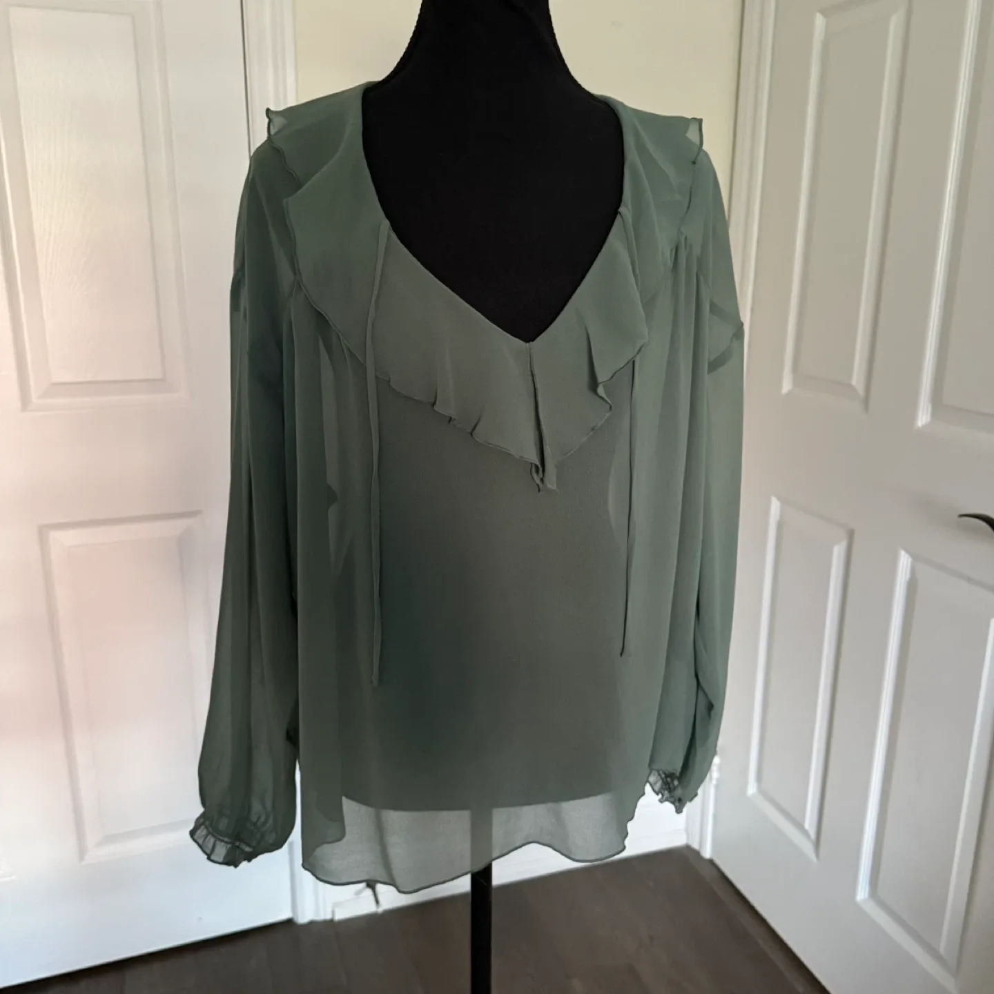 ARITZIA Wilfred top image indicator(2)