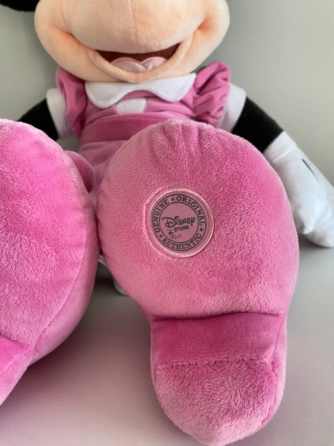 Rare 2015 Disney Collectible image indicator(2)