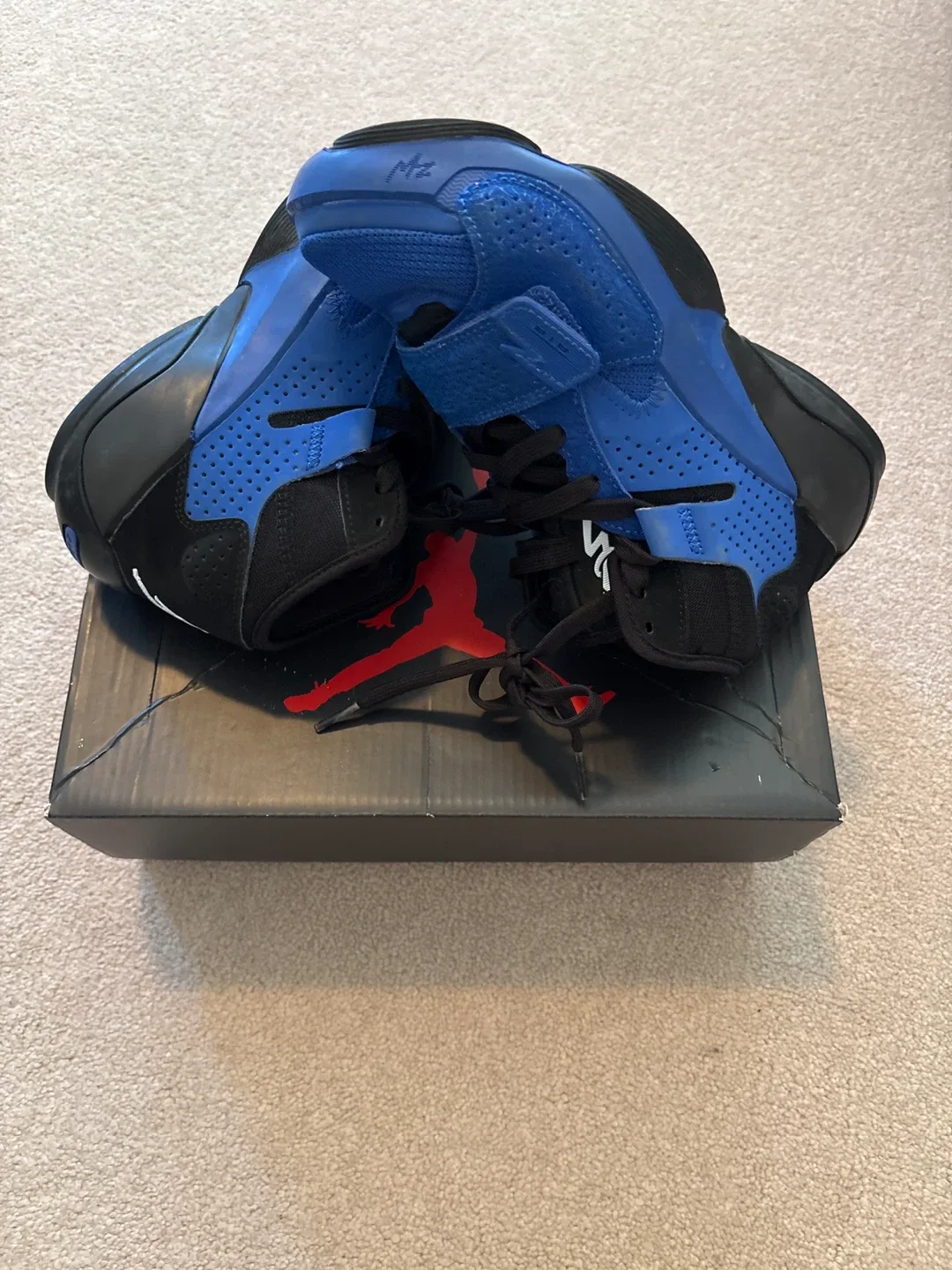 Jordan Blue Shoes thumbnail