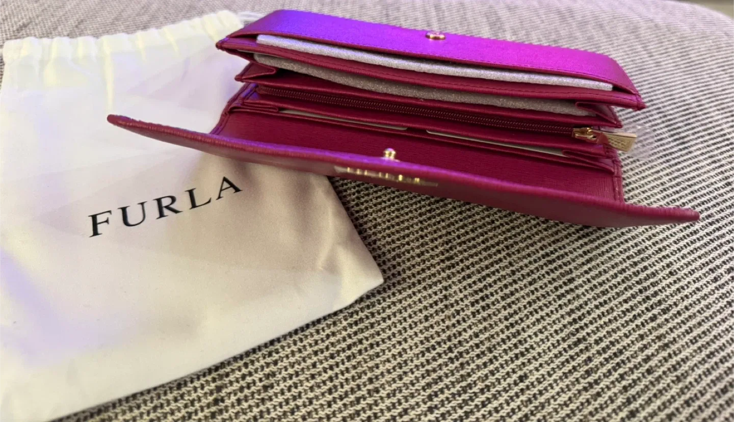 FURLA Babylon XL Wallet – Rare Color, Brand New, Full Set image indicator(2)