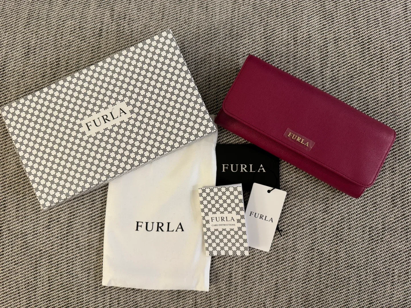 FURLA Babylon XL Wallet – Rare Color, Brand New, Full Set thumbnail