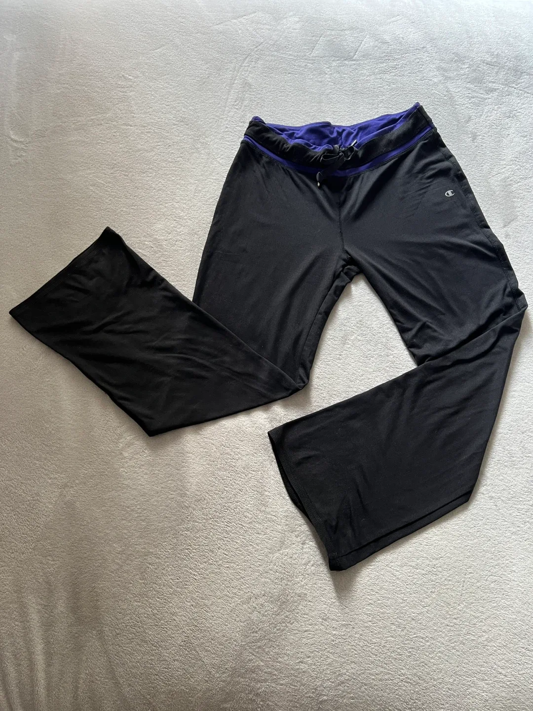 Women’s Medium Activewear Lot – 8 Pairs Leggings & Yoga Pants image indicator(7)