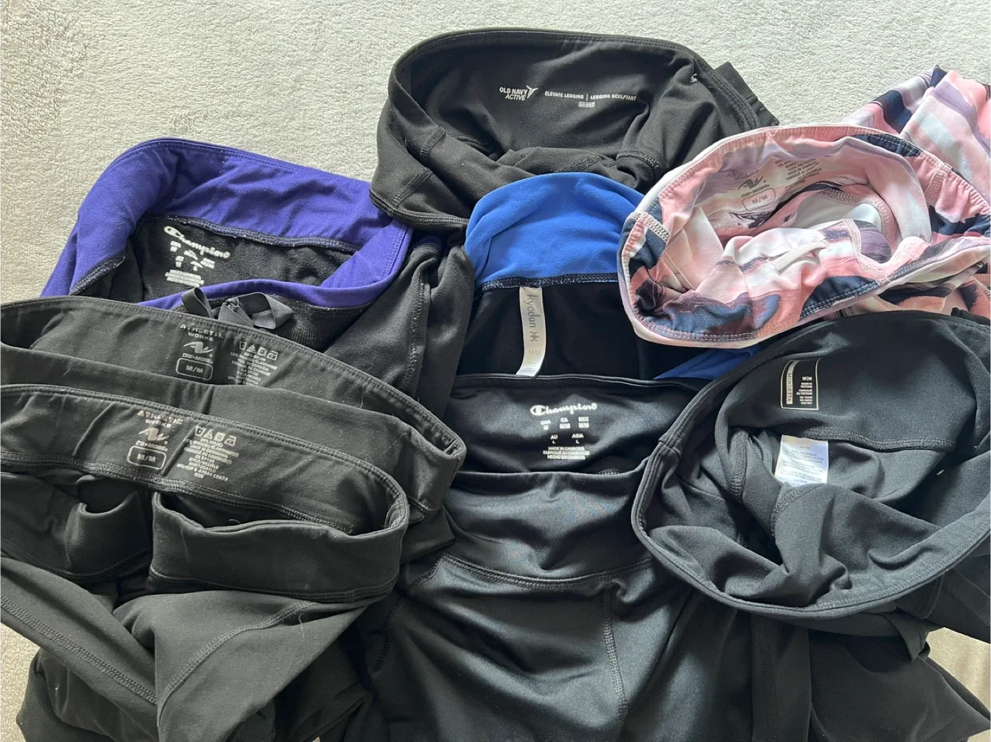 Women’s Medium Activewear Lot – 8 Pairs Leggings & Yoga Pants image indicator(2)