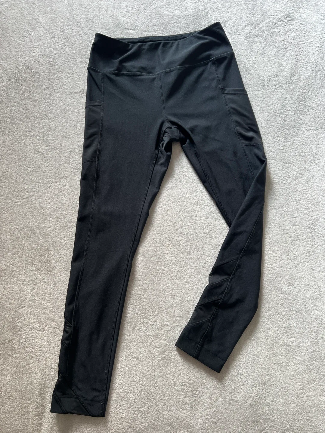 Women’s Medium Activewear Lot – 8 Pairs Leggings & Yoga Pants image indicator(4)