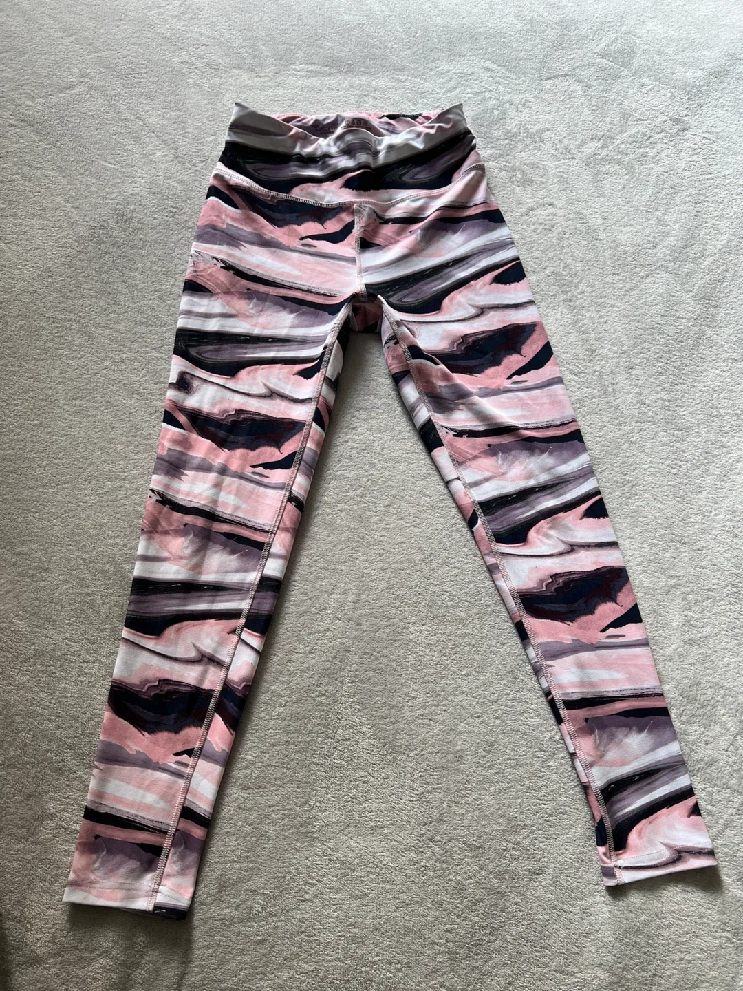 Women’s Medium Activewear Lot – 8 Pairs Leggings & Yoga Pants image indicator(5)