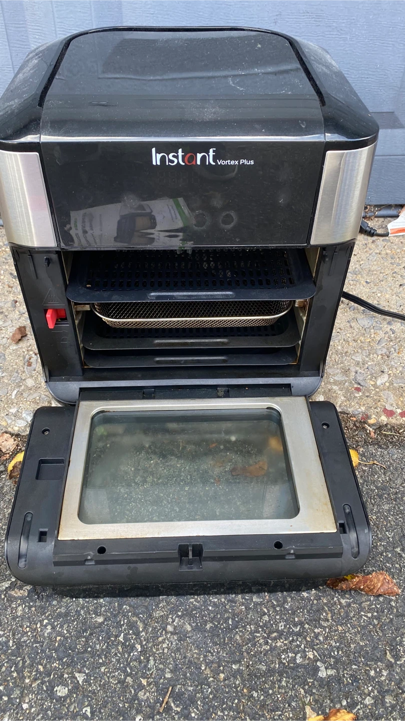 Instant Vortex Plus 10 Quart Air Fryer Oven - photo 2