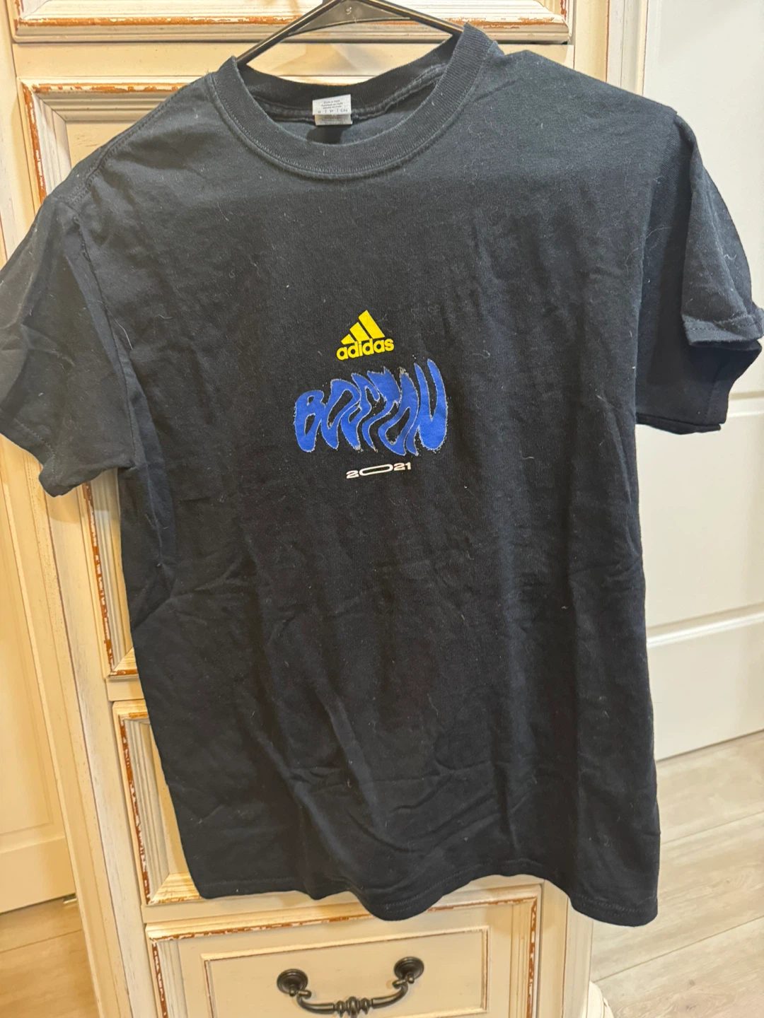Gildan Adidas Barrow 2021 Black Tee - Size Small