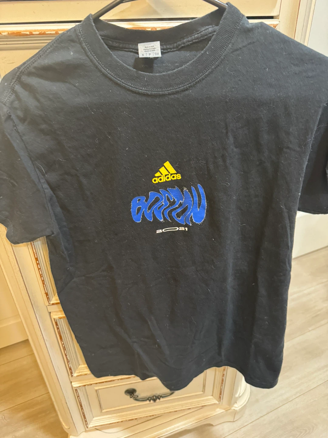 Gildan Adidas Barrow 2021 Black Tee - Size Small - photo 3