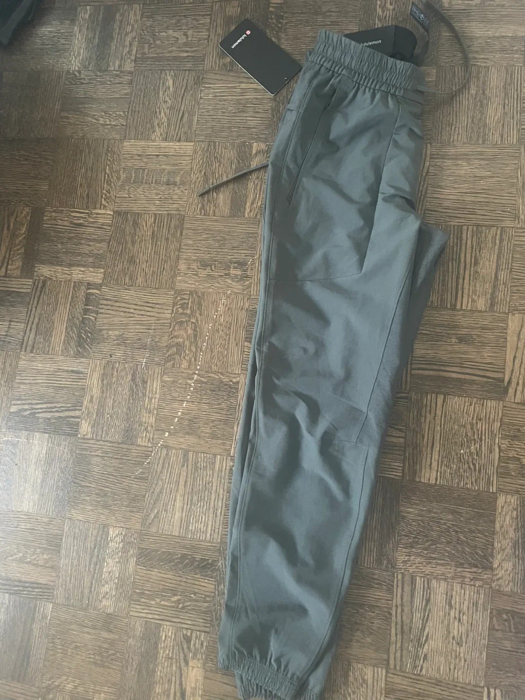 Lululemon License to Train Jogger - Size S image indicator(3)