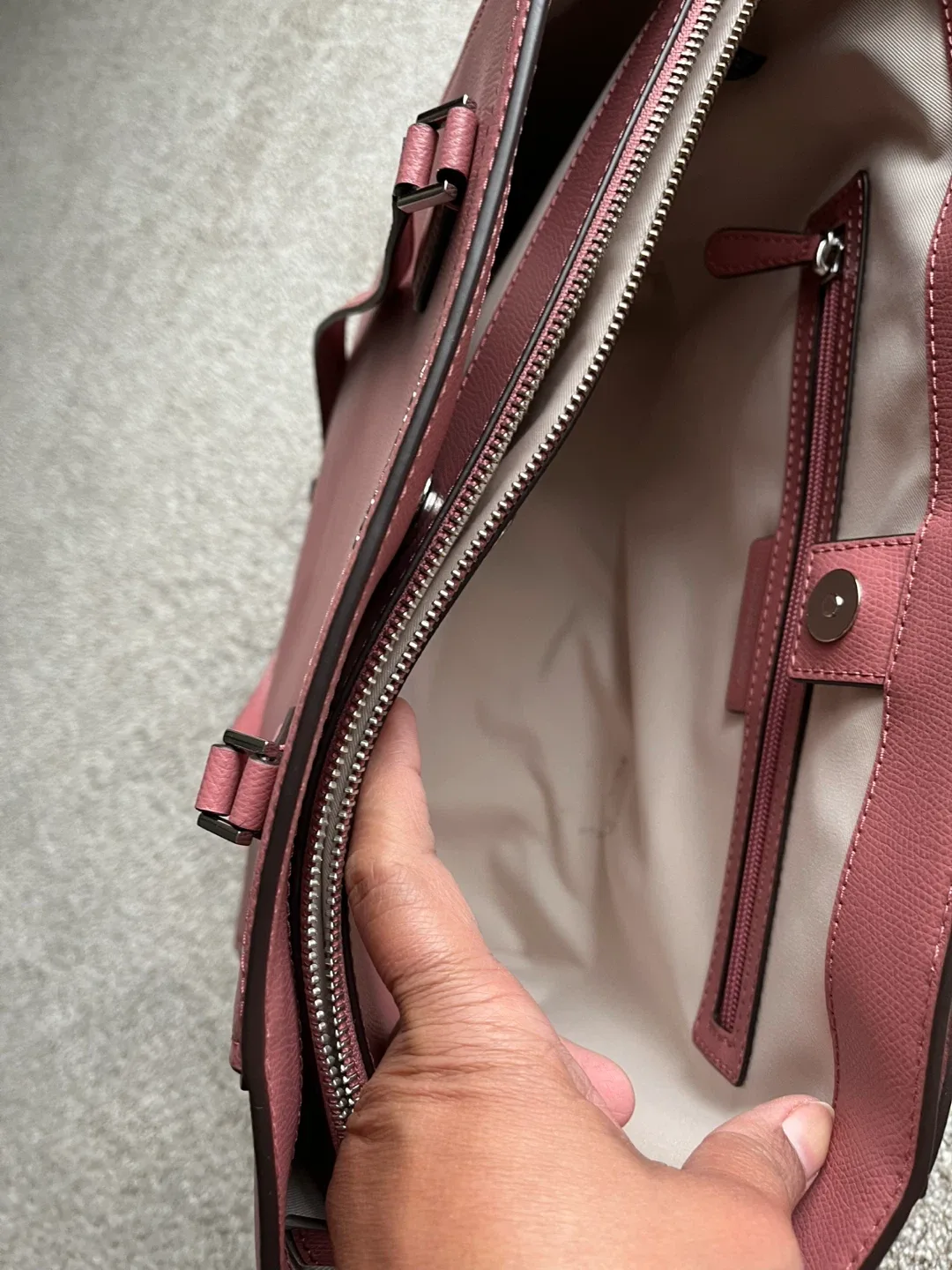 Michael Kors Pink Leather Tote Bag image indicator(3)