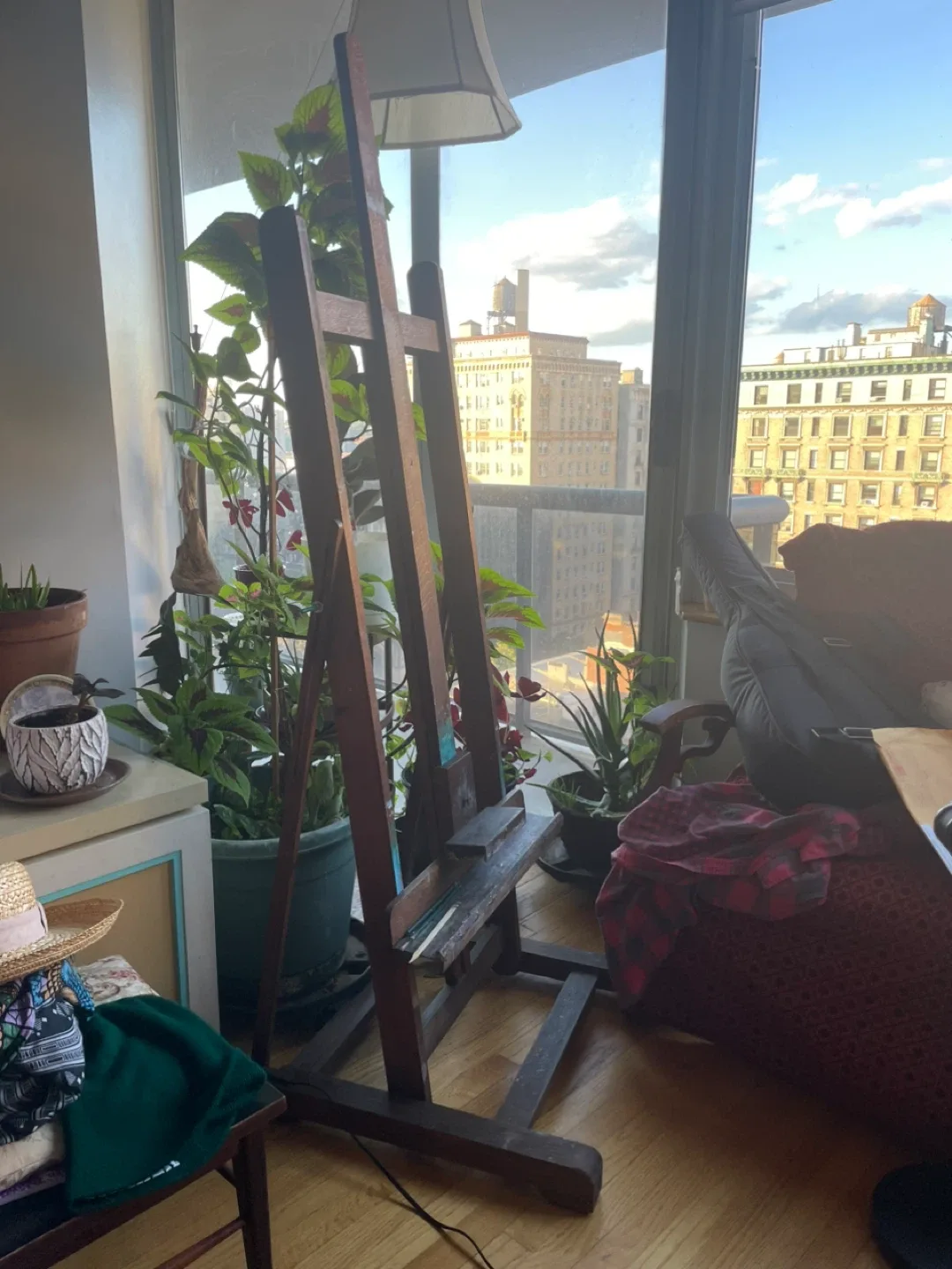 Wooden Artist Easel image indicator(2)