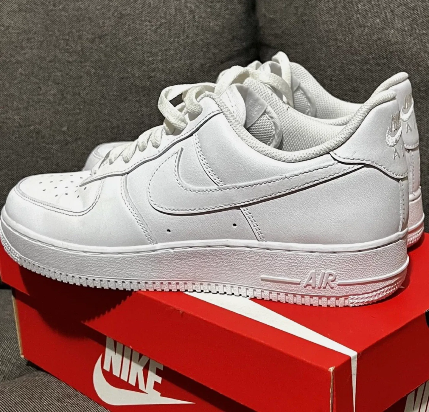 Nike Air Force 1 '07 White US 9.5 image indicator(3)