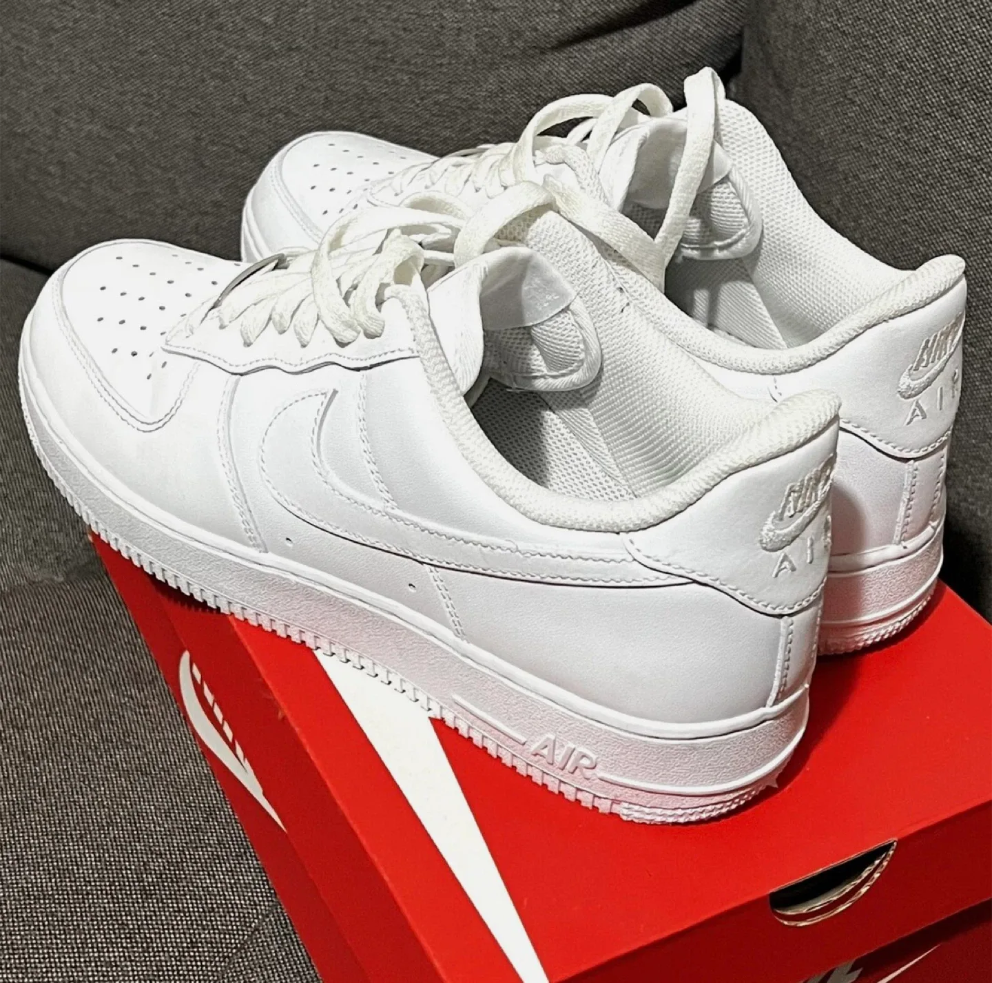 Nike Air Force 1 '07 White US 9.5 image indicator(4)