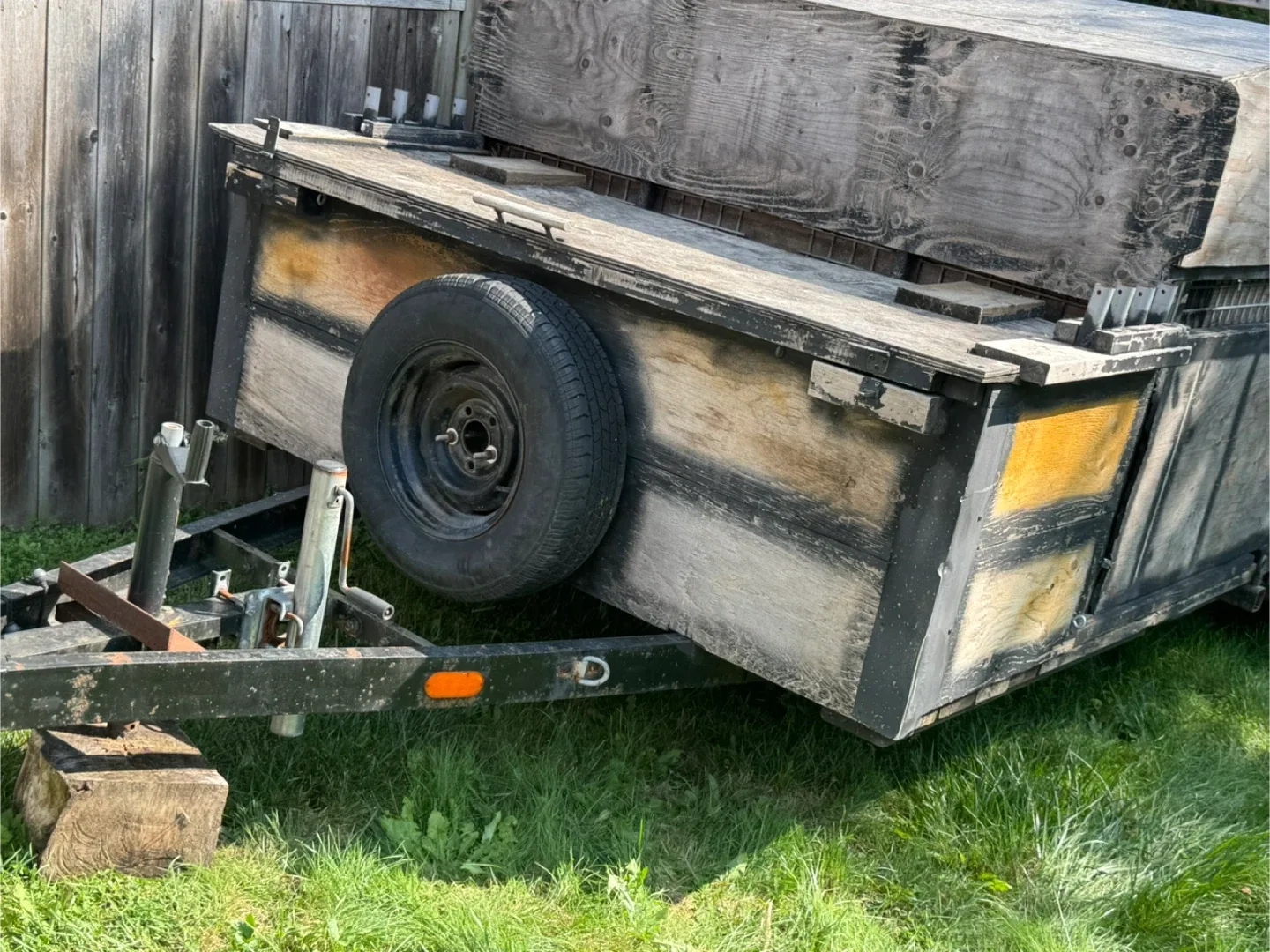 Utility Trailer with Red Cover image indicator(2)