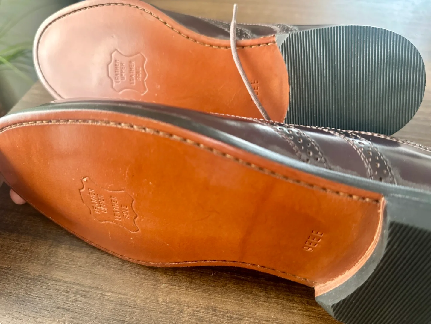 Stafford Burgundy Wingtip Dress Shoes - Size 9 image indicator(4)