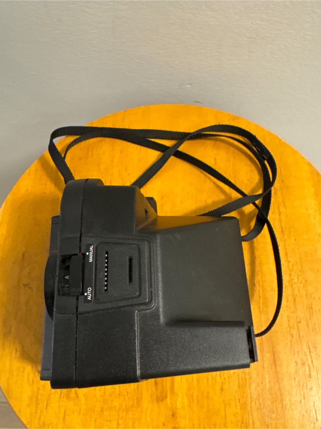 Polaroid Pronto Sonar OneStep Land Camera - photo 4