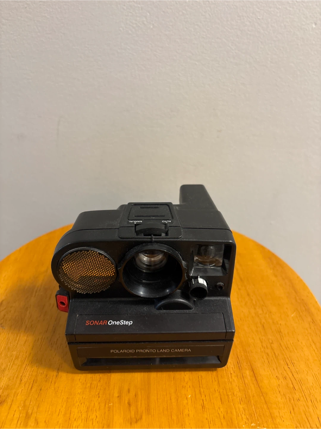 Polaroid Pronto Sonar OneStep Land Camera - photo 2
