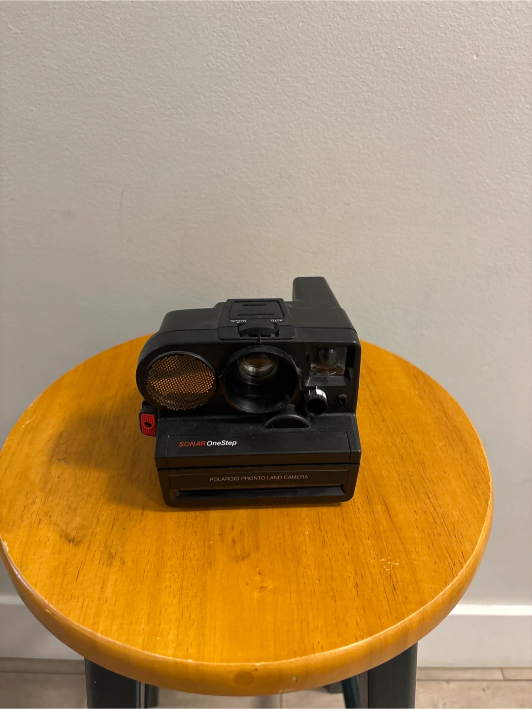 Polaroid Pronto Sonar OneStep Land Camera