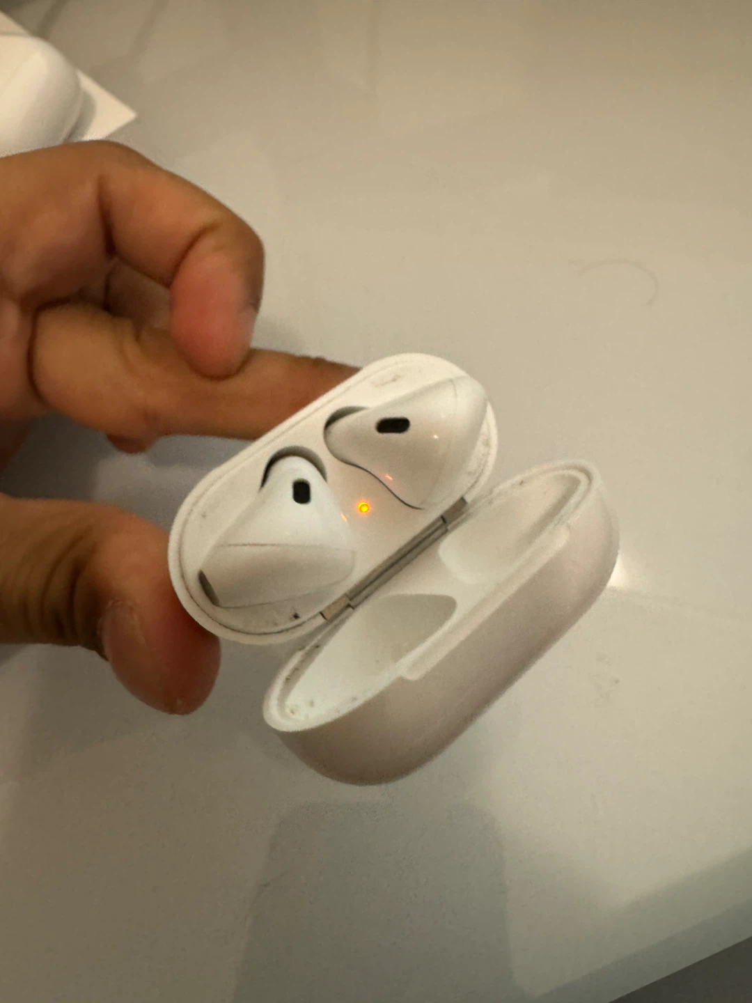 Apple AirPods 2nd Generation