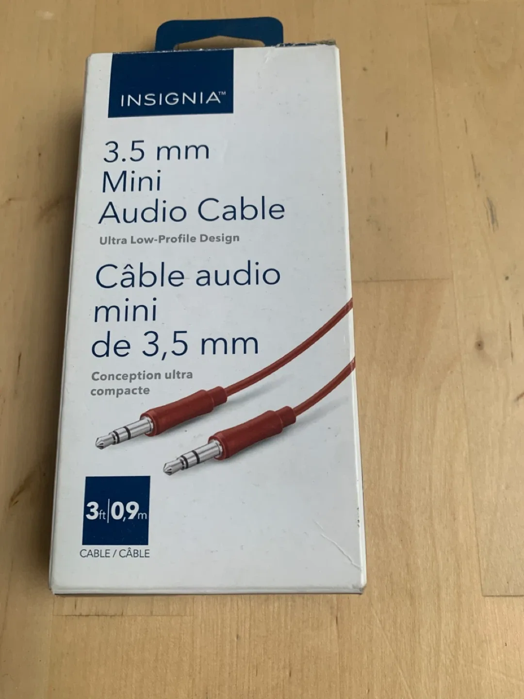 Insignia 3.5mm Mini Audio Cable - 3ft thumbnail