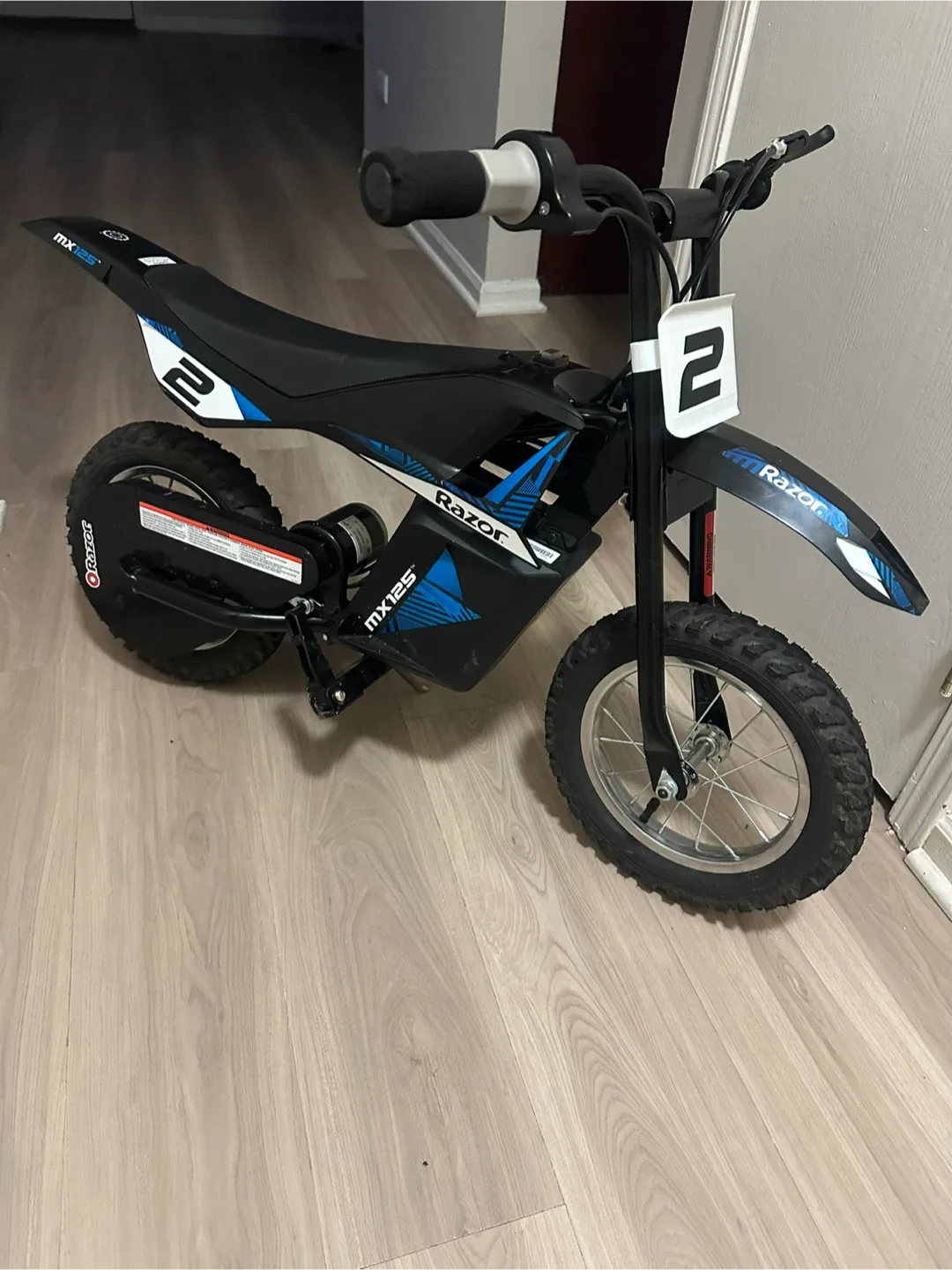 Kids Ride-On Jeep & Razor MX125 Dirt Bike image indicator(2)