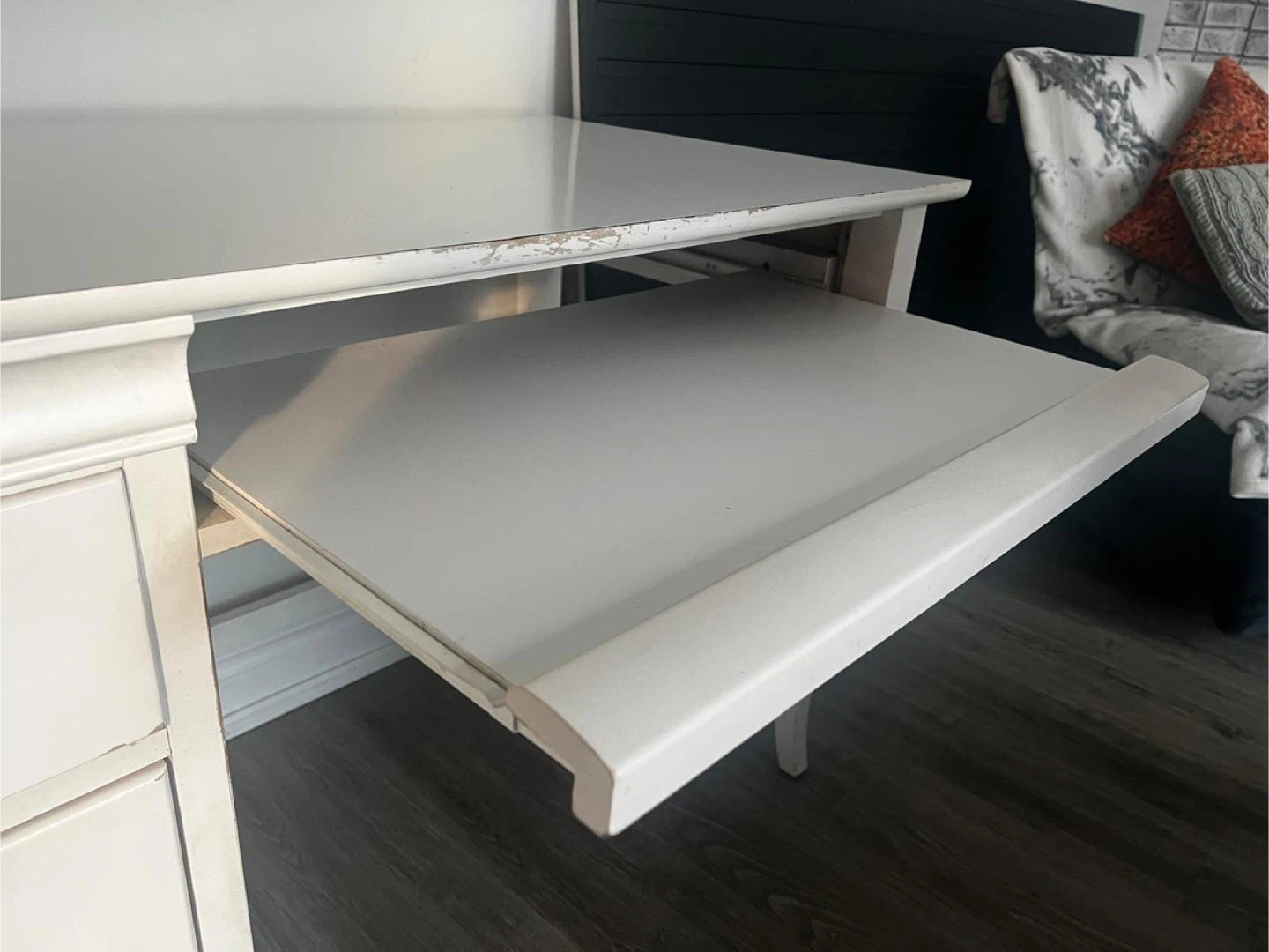 White Desk with Hutch - photo 3