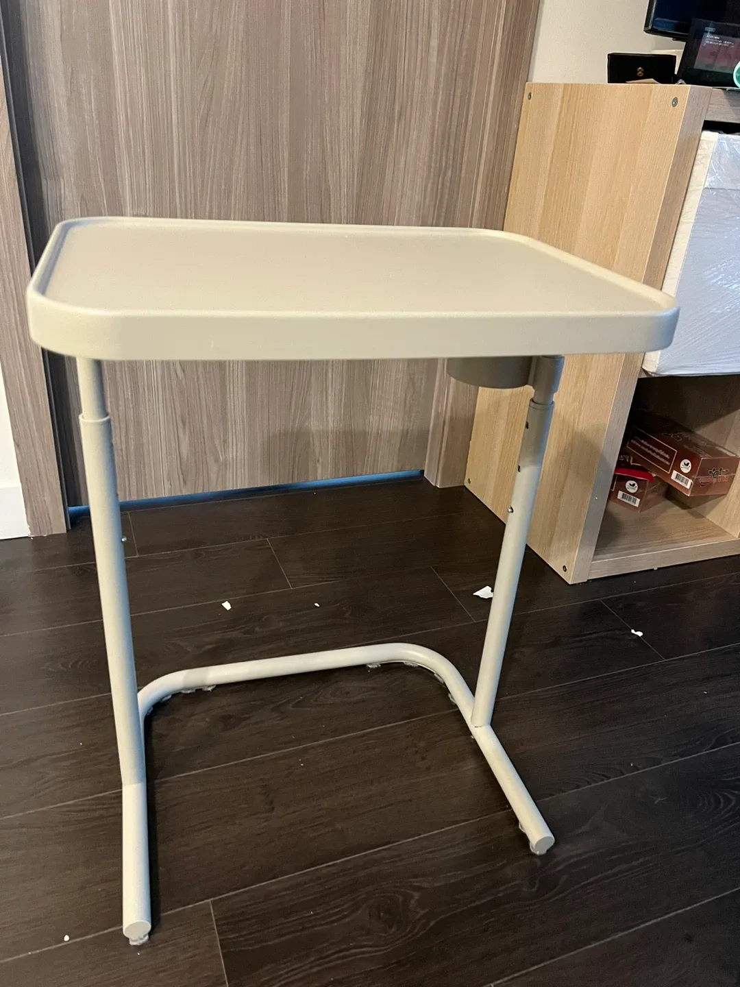 Adjustable Laptop/Snack Table image indicator(3)