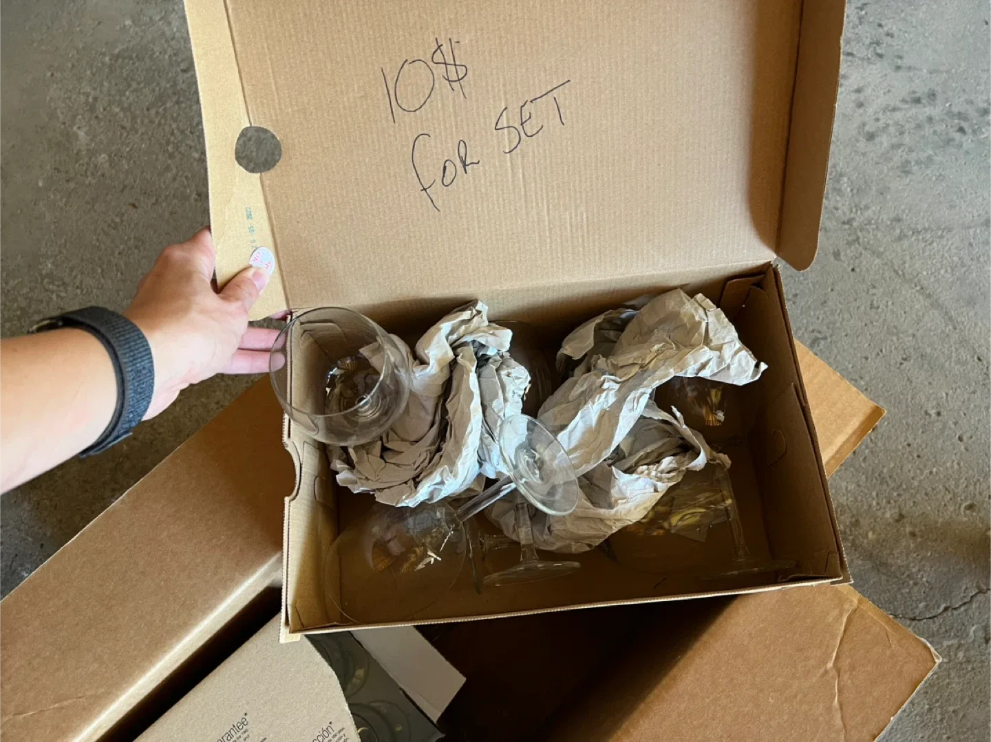 Wine Glasses - Set of 5 glasses for $10 thumbnail