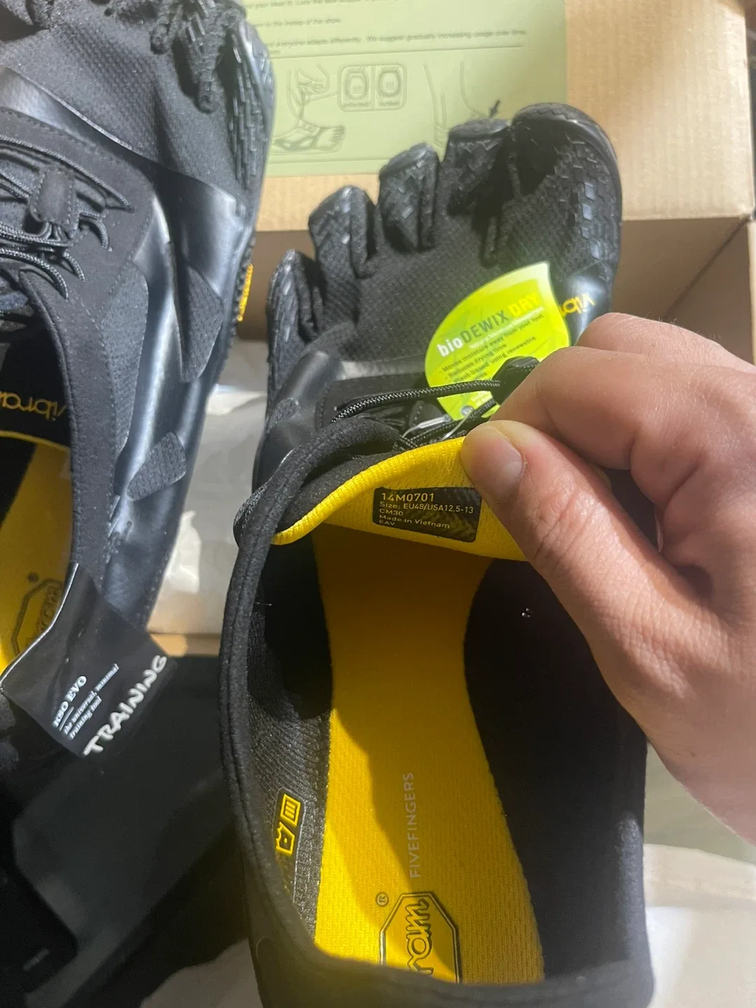Vibram FiveFingers KSO EVO Black, US Size 12.5-13 image indicator(2)