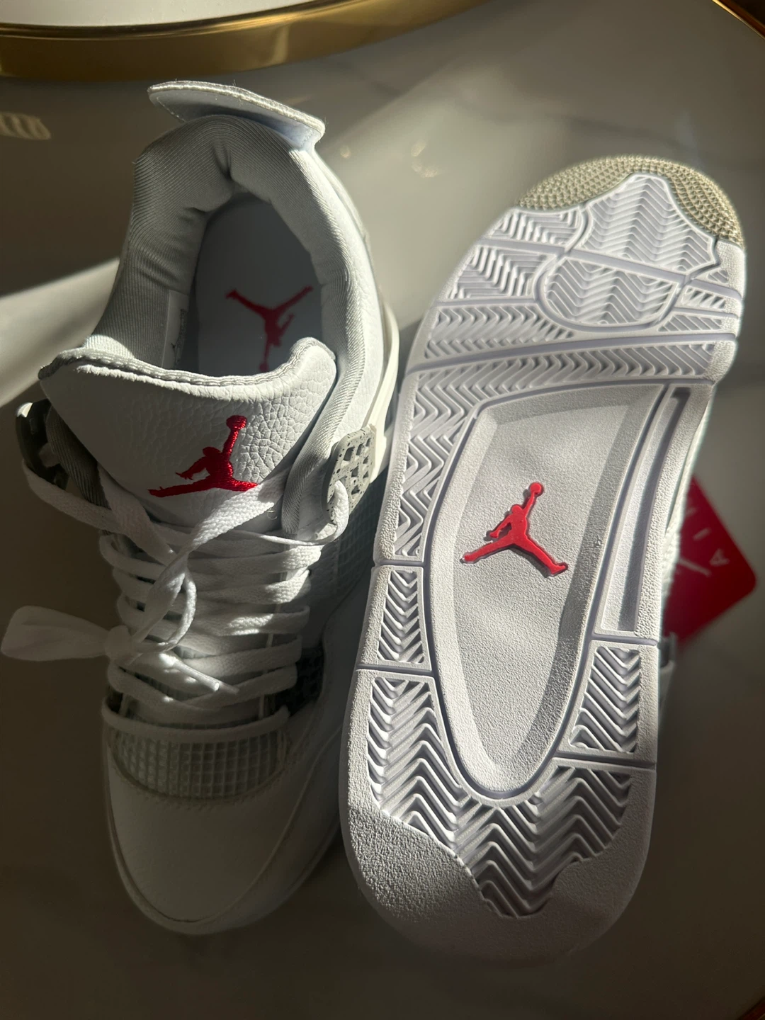 Jordan 4 Retro 'Oreo' - Size 10.5 - photo 2