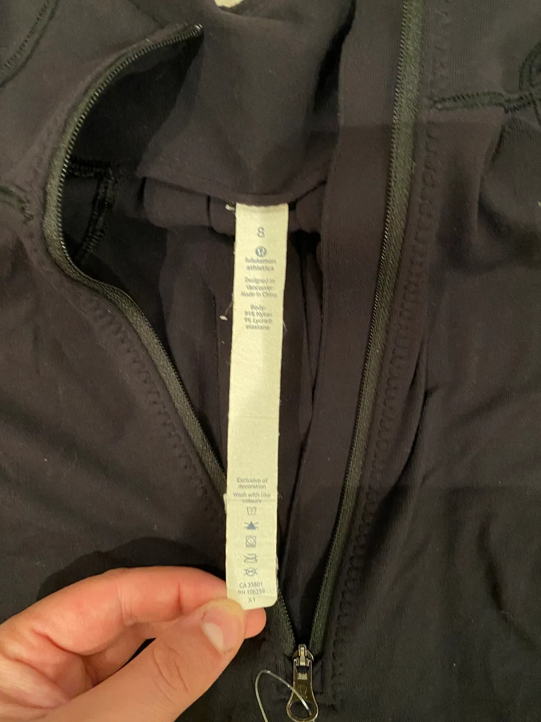 Lululemon Black Half Zip Rulu Running Jacket Size 8 image indicator(5)