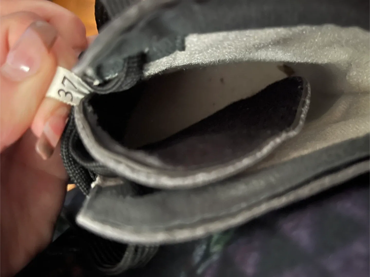 Black Roller Skates womens size 6 image indicator(7)