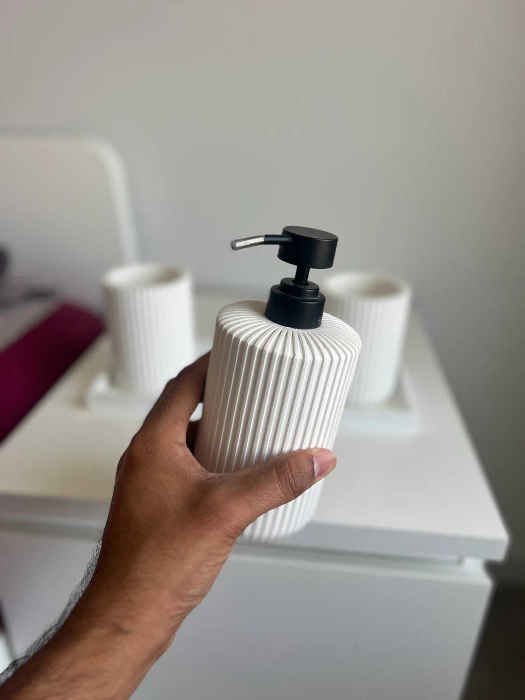 White Bathroom Set - Soap Dispenser, Tray, Toothbrush Holder,Cup - photo 4