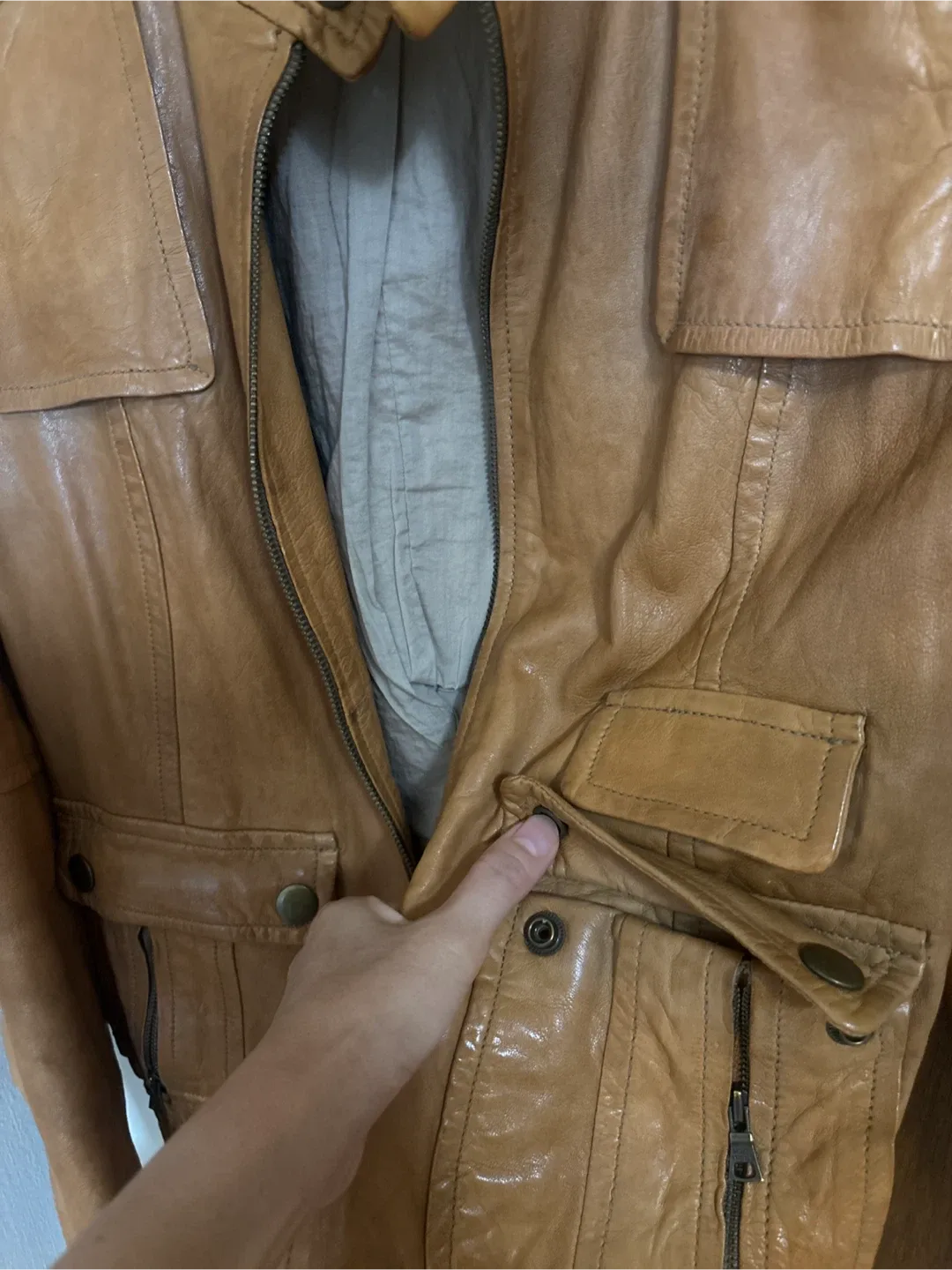 Banana Republic Leather Jacket - Size M image indicator(3)