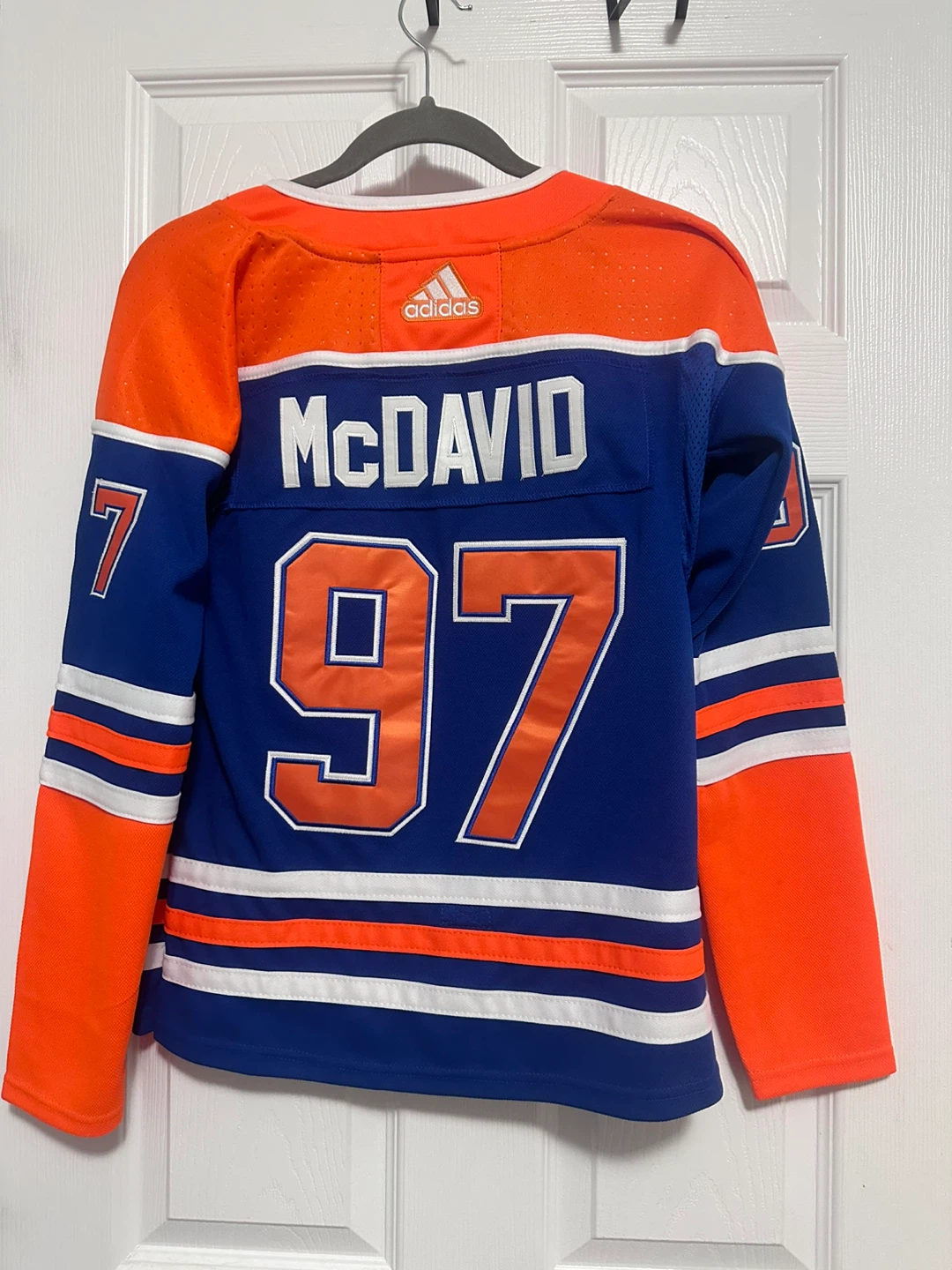 Adidas Oilers McDavid #97 Jersey - Size XS - photo 3