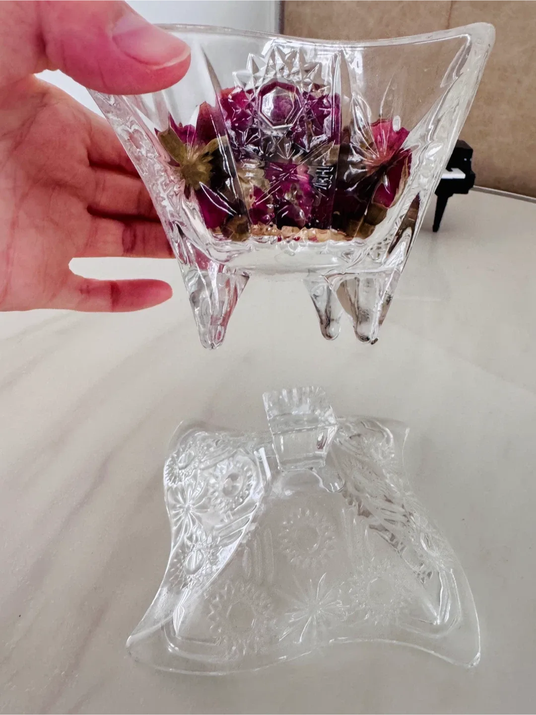 Vintage Clear Glass Candy Dish with Lid image indicator(5)