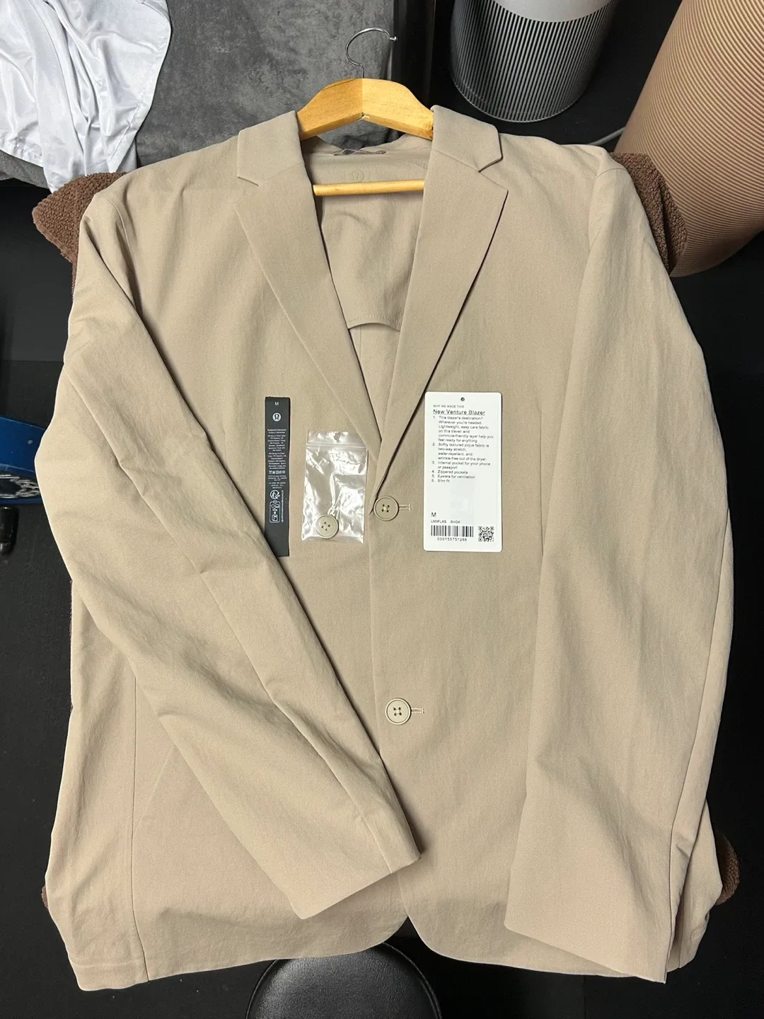 Lululemon New Venture Blazer Size M image indicator(3)