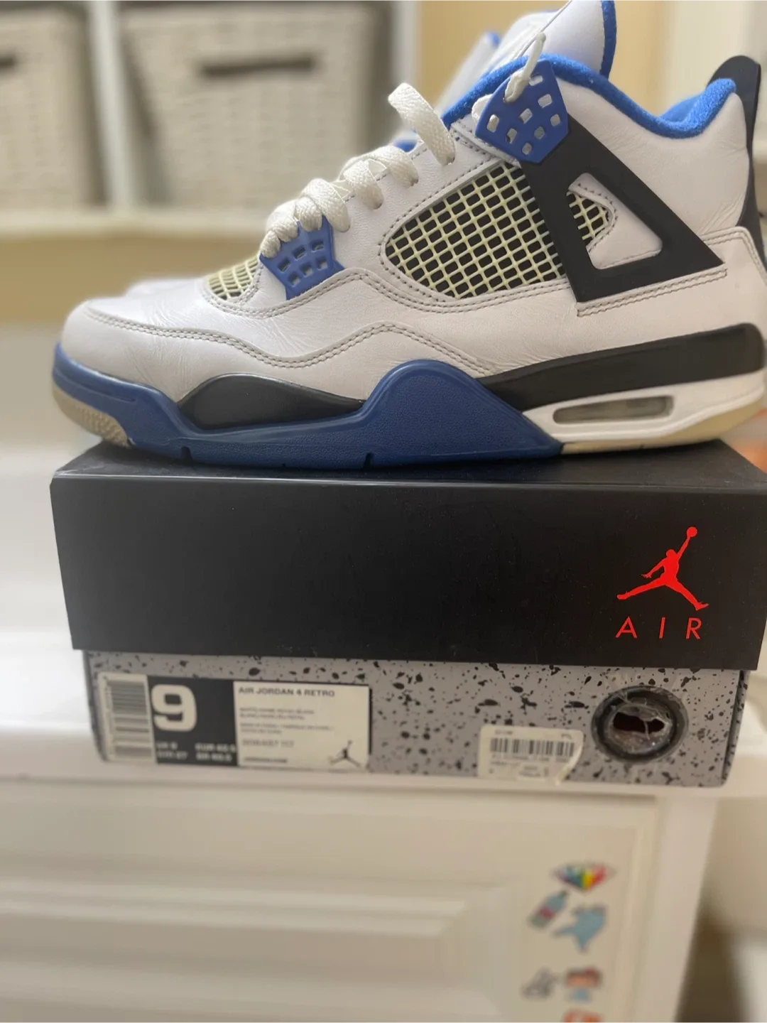 Air Jordan 4 Retro White/Game Royal Size 9 image indicator(2)