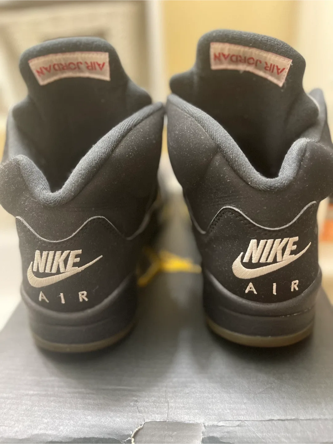 Air Jordan 5 Retro Black/Red Size 9 image indicator(5)