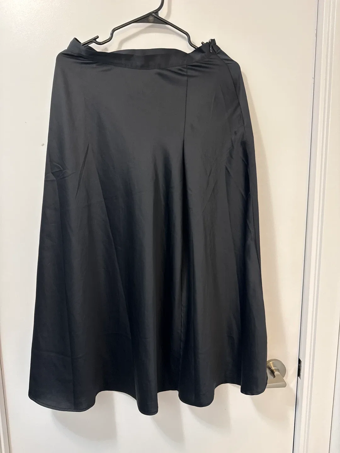 H&M Black Skirt - Size US 6 thumbnail